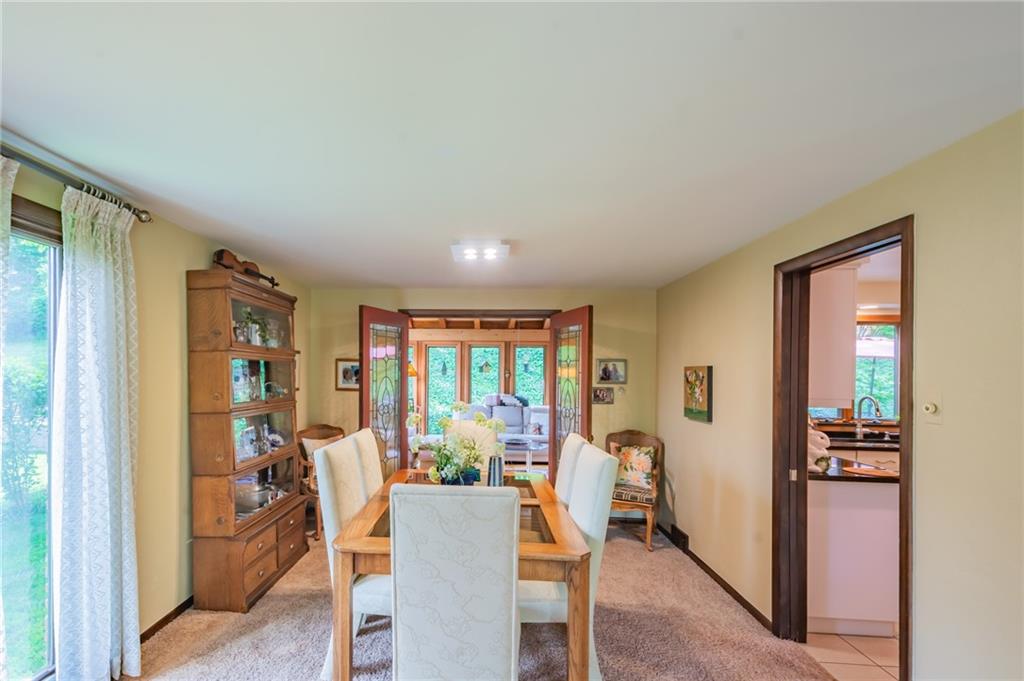 552 Harrogate Road Pittsburgh, PA 15241 - Photo 5 of 25 Gallery Image 5