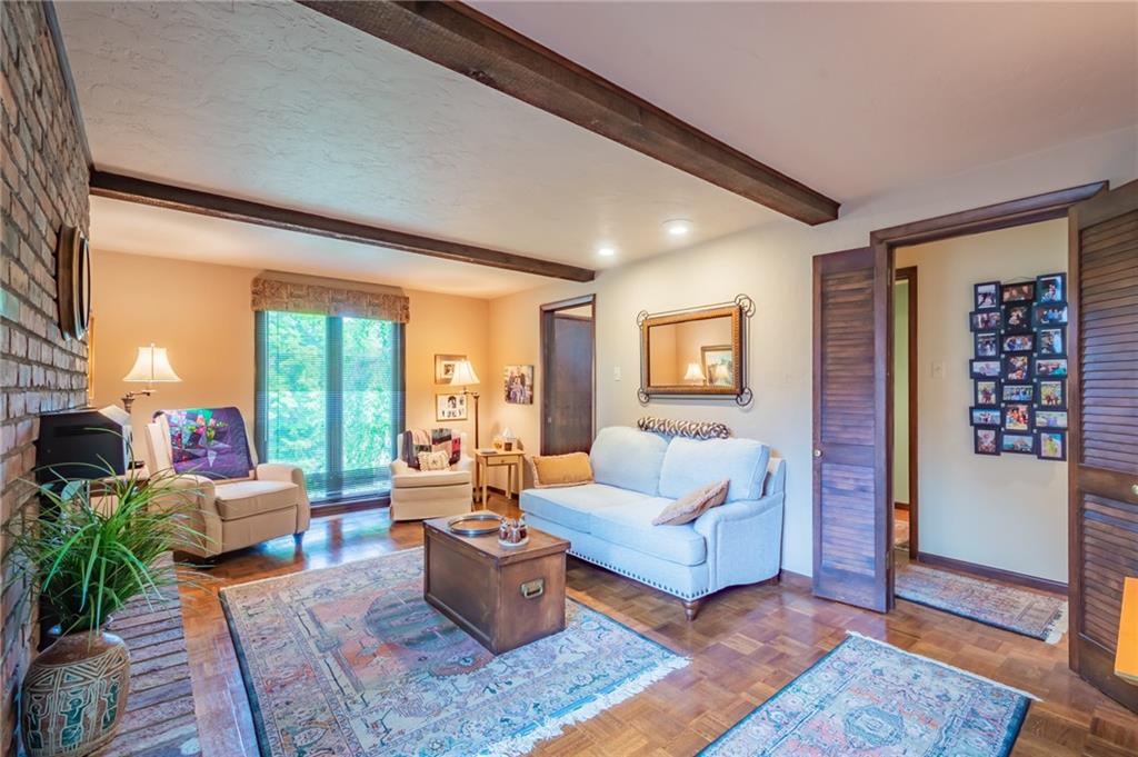 552 Harrogate Road Pittsburgh, PA 15241 - Photo 8 of 25 Gallery Image 8