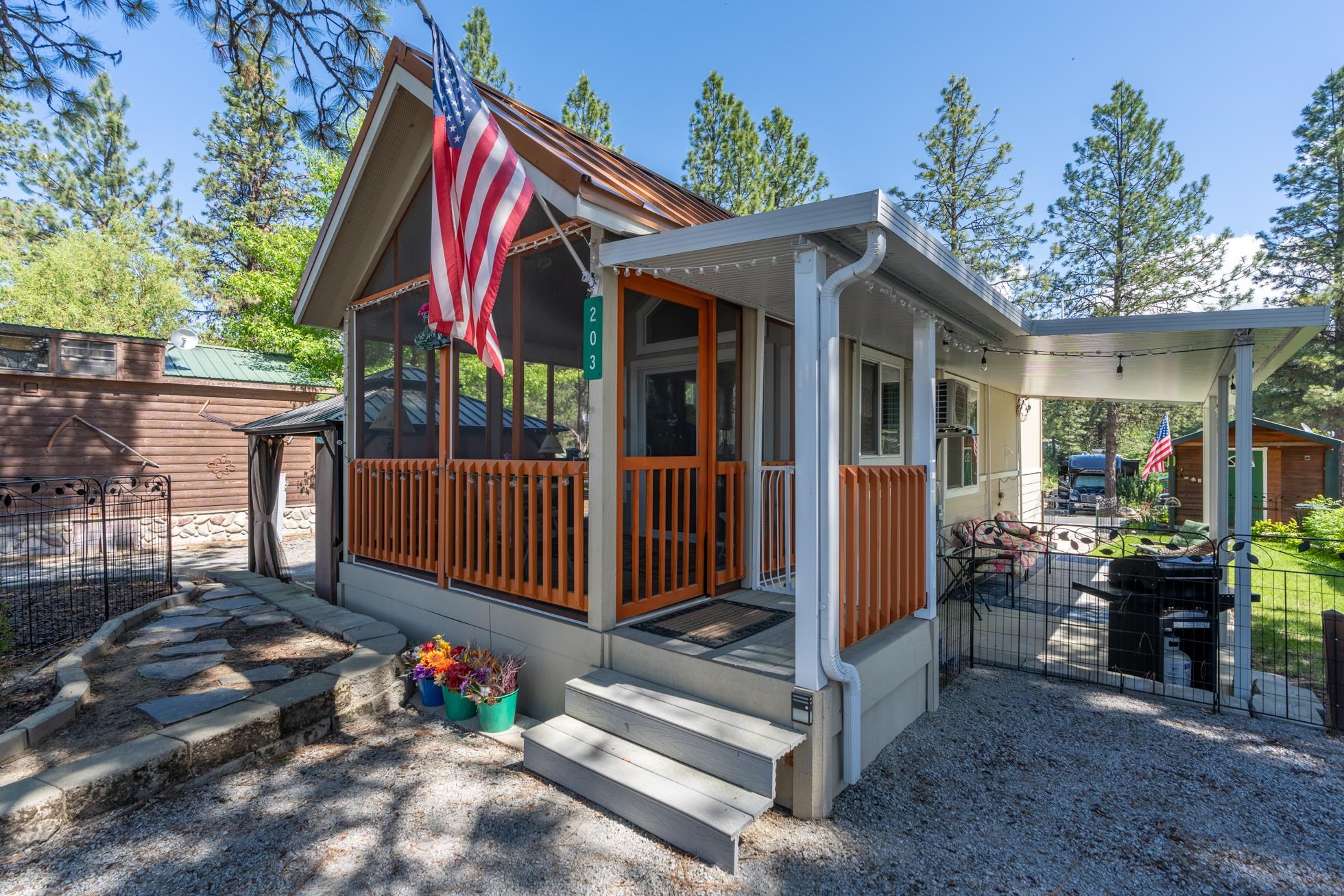 203 Tall Pne Loop North