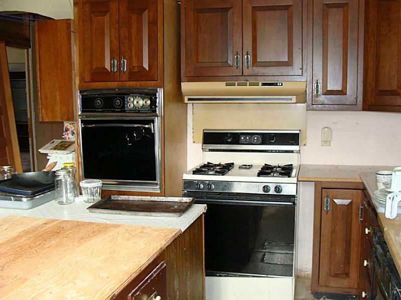 1098 Main Street Sumner, ME 04292 - Photo 13 of 26 Kitchen.