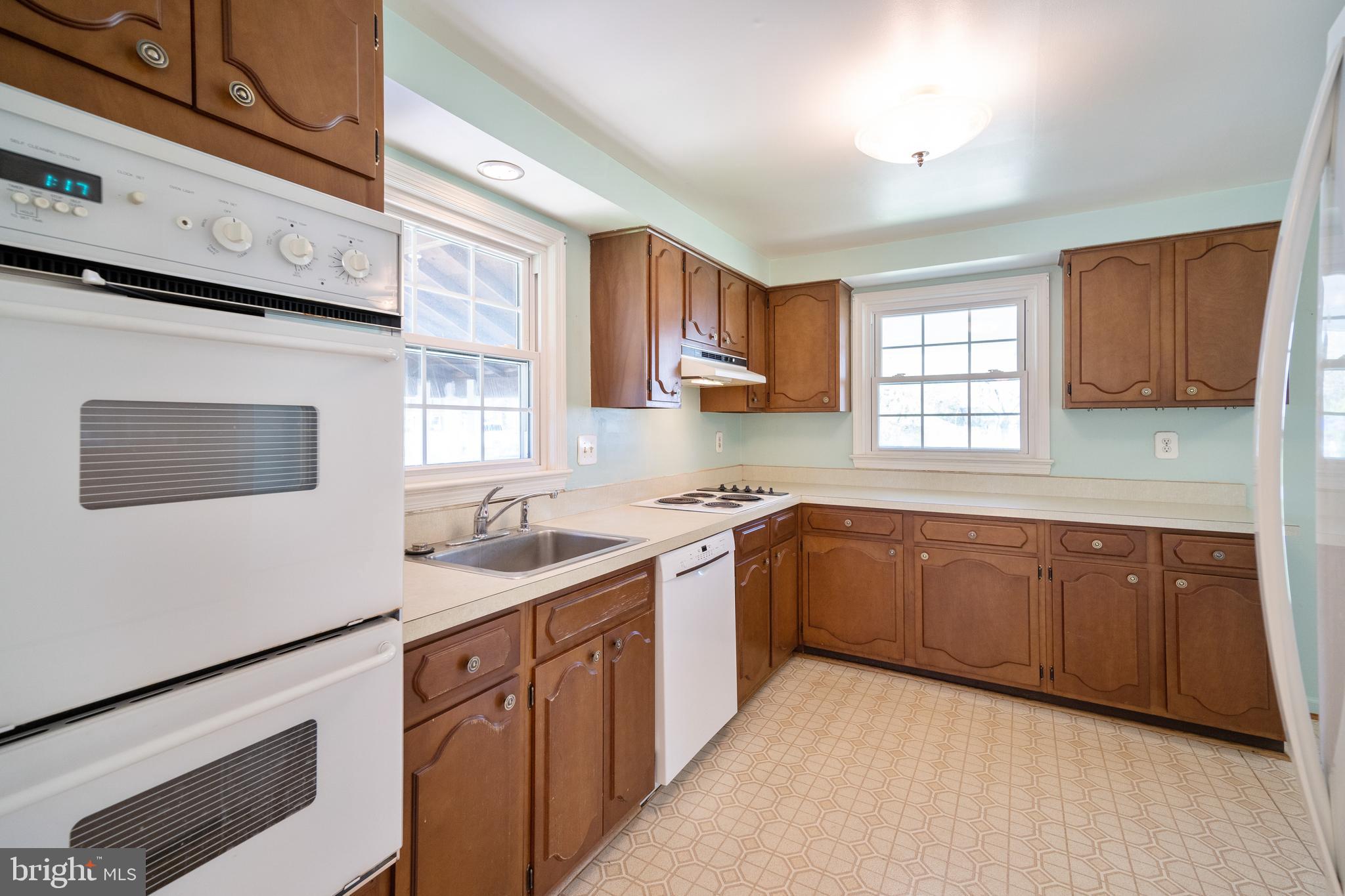 7316 Righters Mill Road Rockville, MD 20855 - Photo 3 of 21 Kitchen