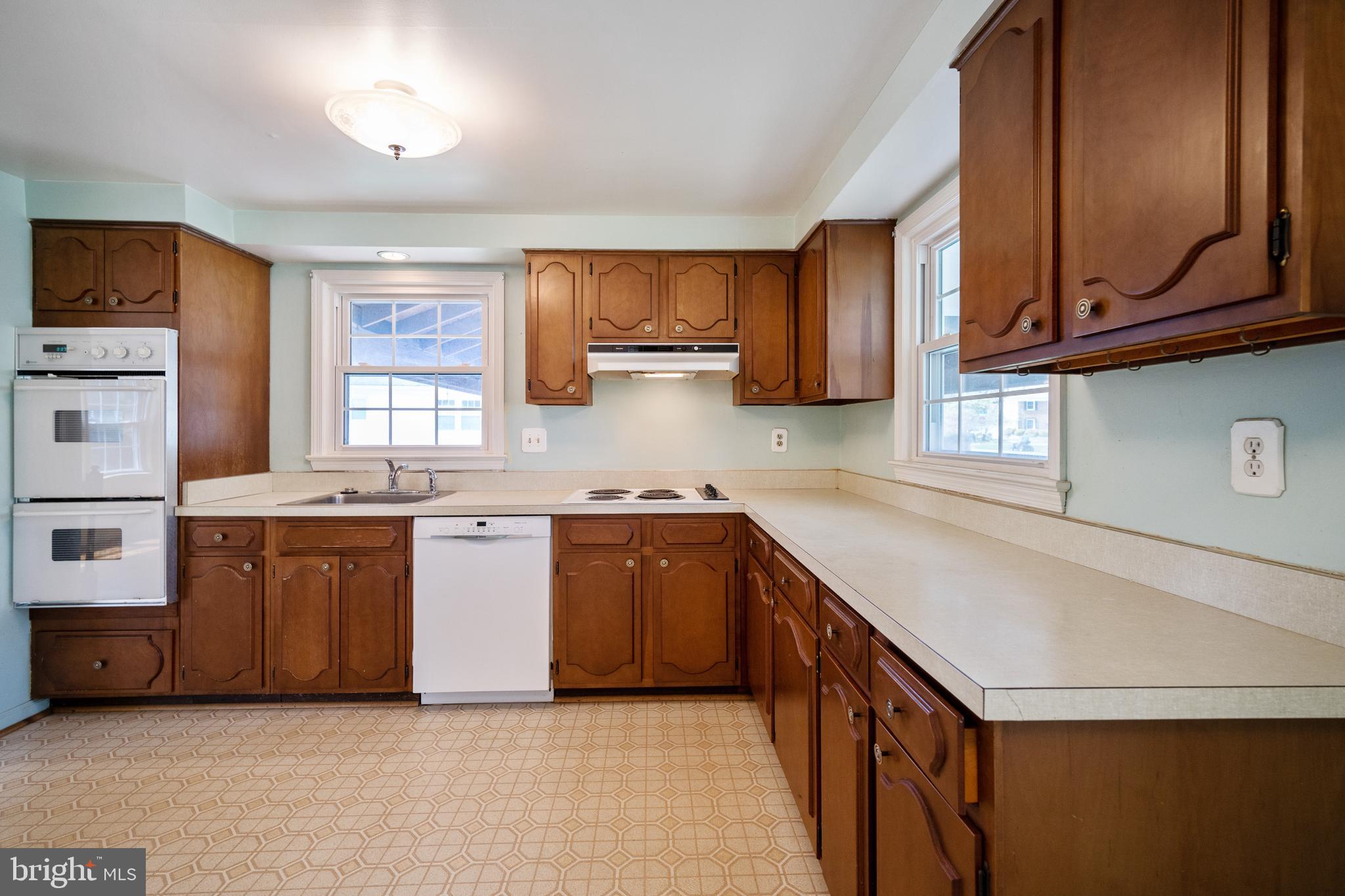 7316 Righters Mill Road Rockville, MD 20855 - Photo 4 of 21 Kitchen
