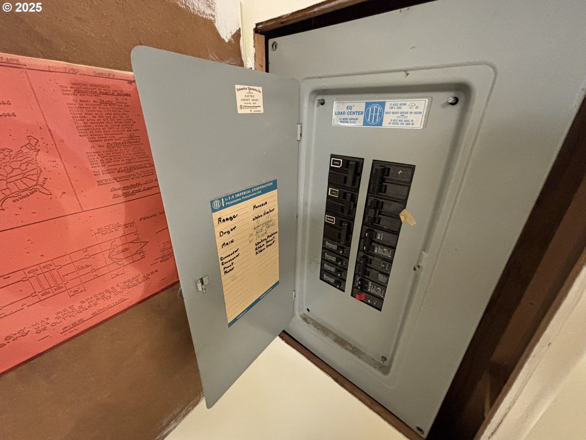 5336 Buckskin Bob Florence, OR 97439 - Photo 26 of 36 a view of front door