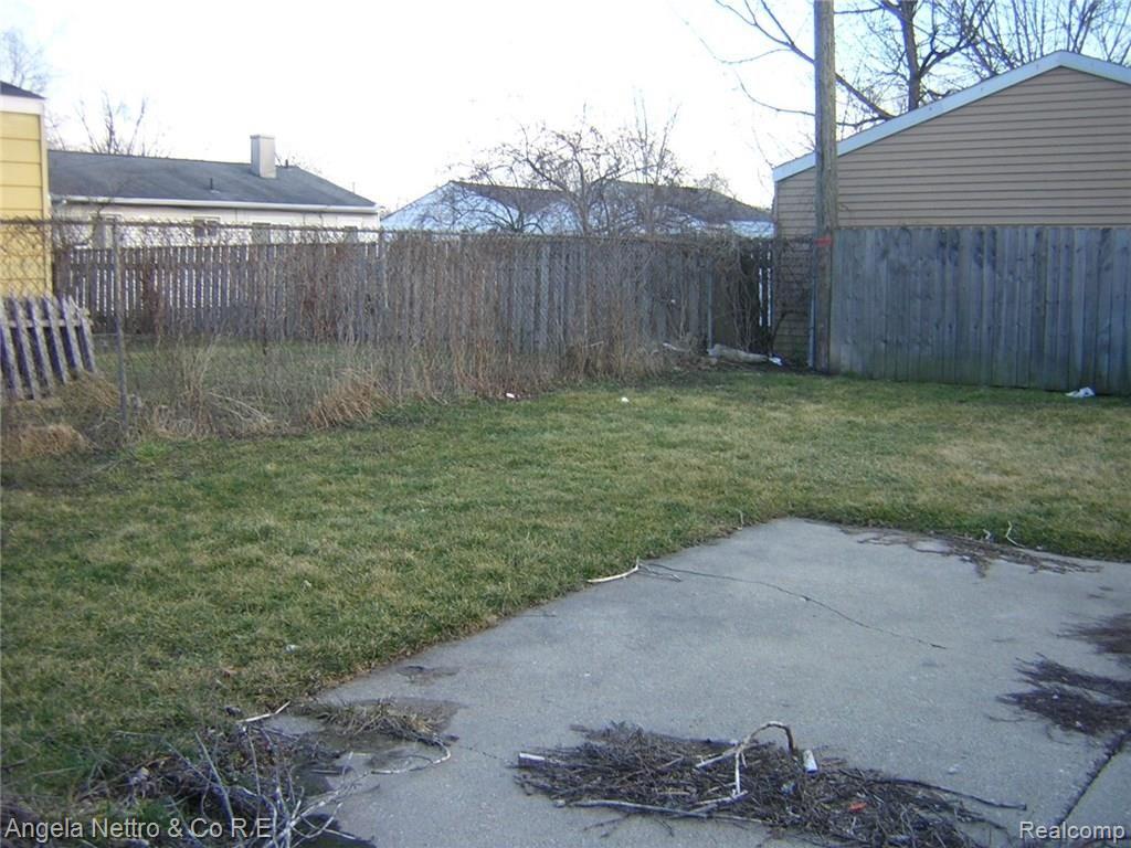 405 South Harris Road Ypsilanti, MI 48198 - Photo 7 of 8 FULLY FENCED BACK YARD