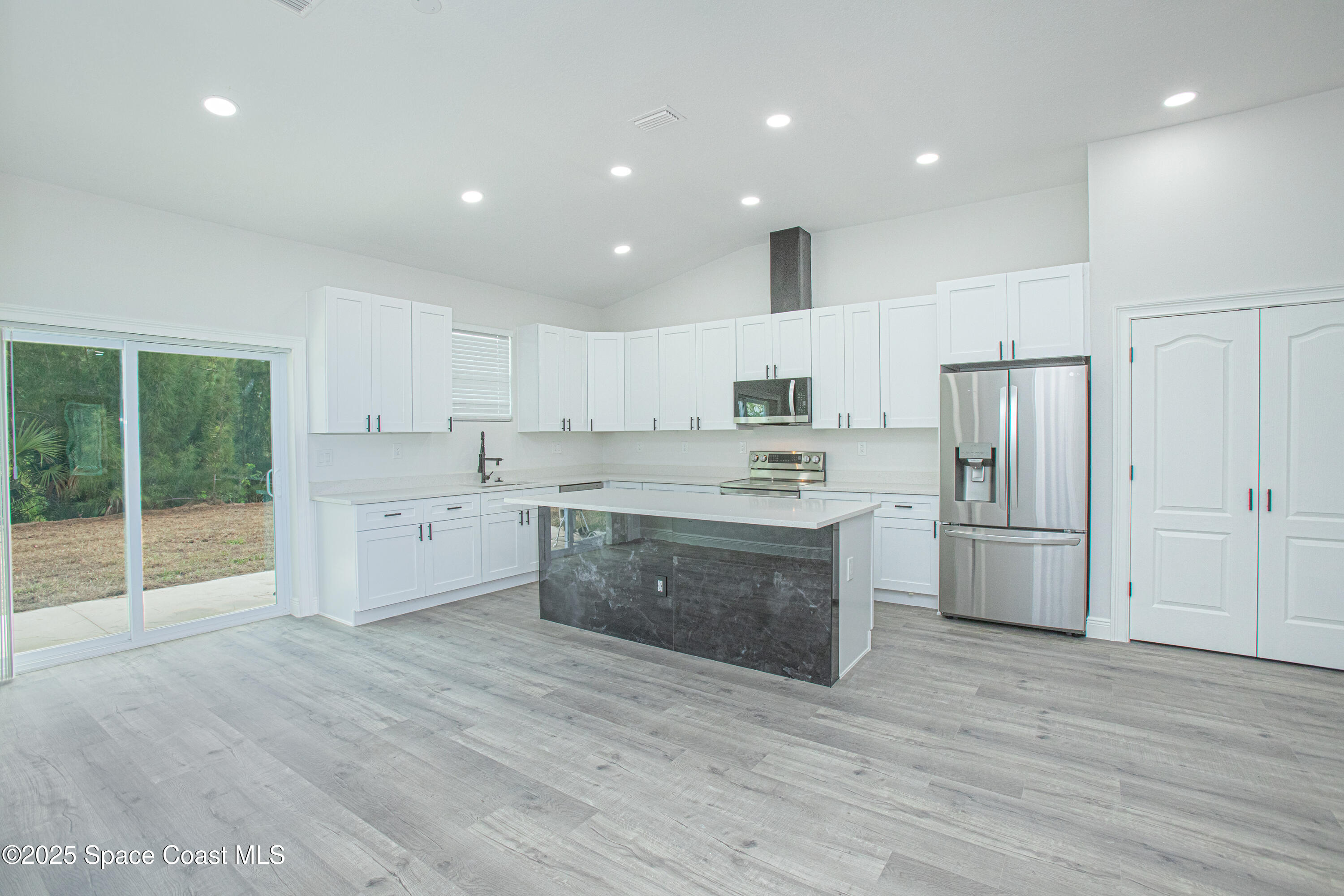 475 La Coco Street Southwest Palm Bay, FL 32908 - Photo 11 of 28 475-LaCocoStSW-Interior-4