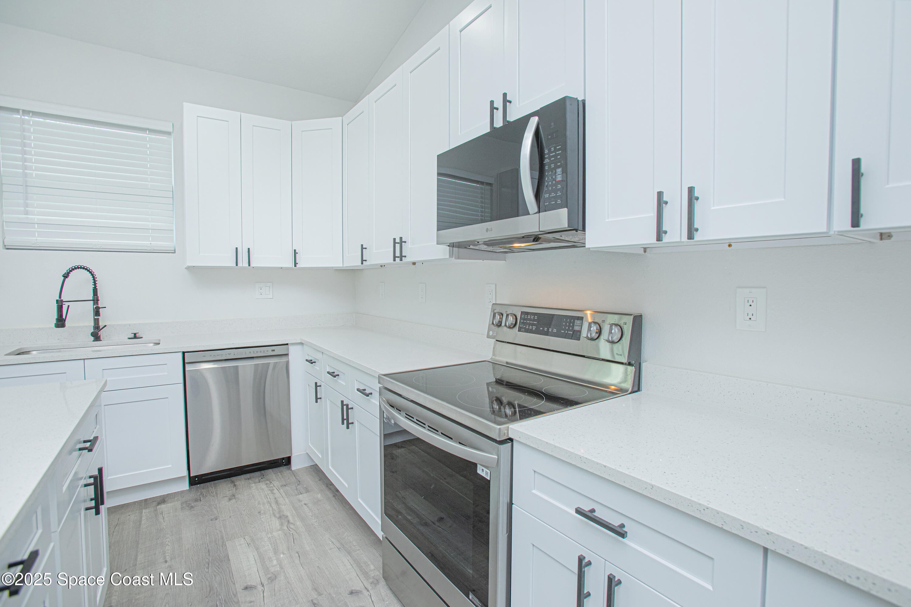 475 La Coco Street Southwest Palm Bay, FL 32908 - Photo 12 of 28 475-LaCocoStSW-Interior-7