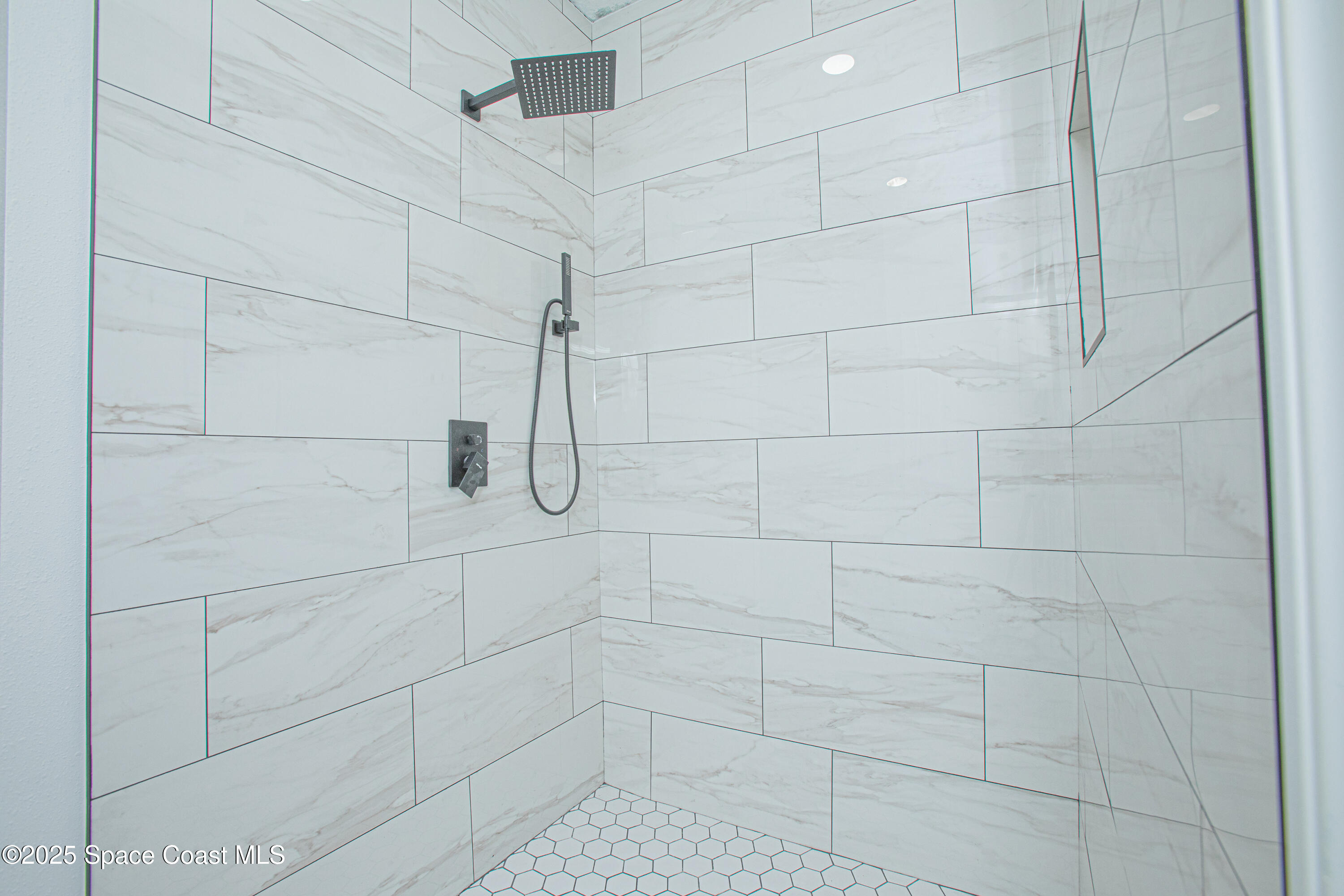 475 La Coco Street Southwest Palm Bay, FL 32908 - Photo 21 of 28 475-LaCocoStSW-Interior-11