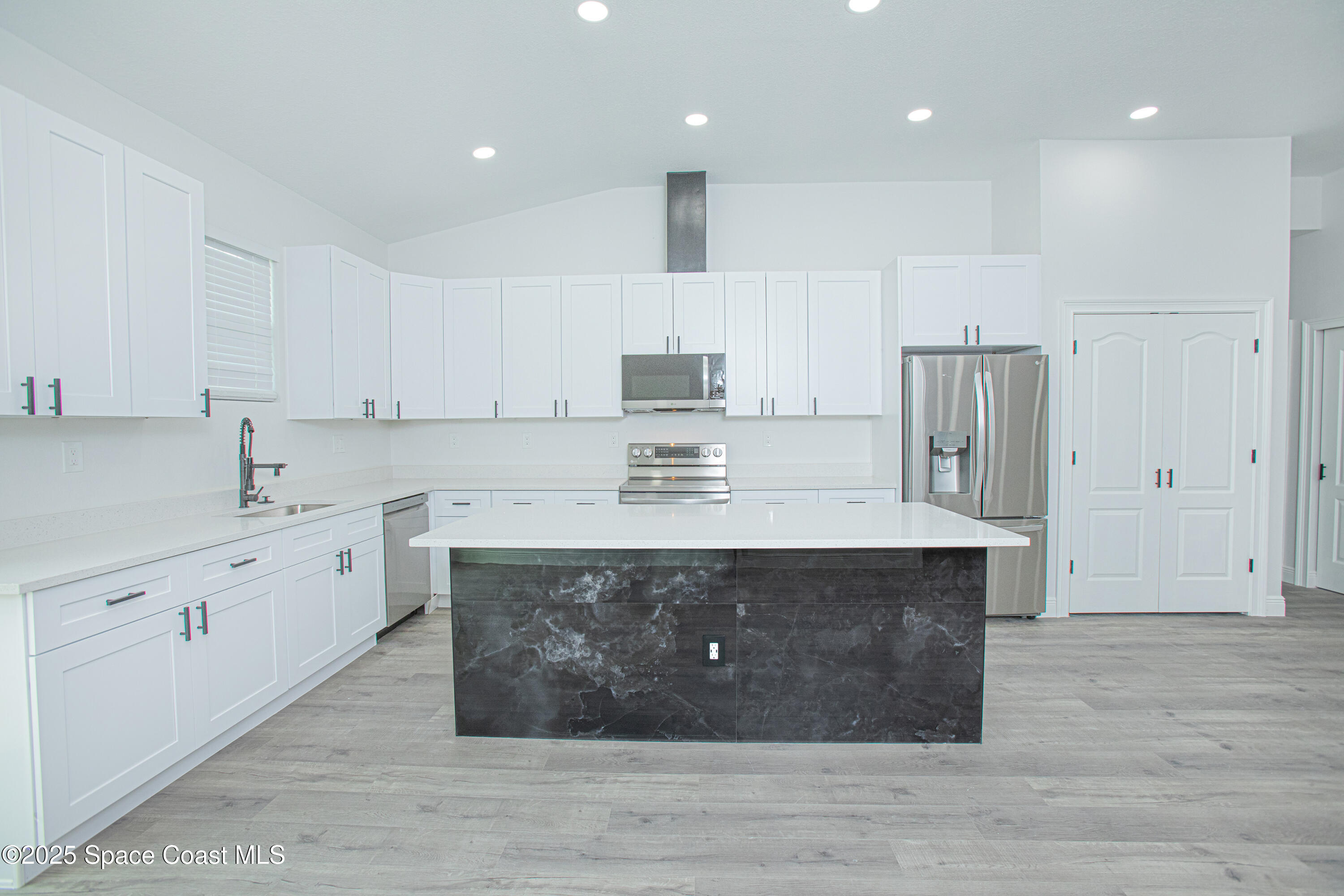 475 La Coco Street Southwest Palm Bay, FL 32908 - Photo 10 of 28 475-LaCocoStSW-Interior-5
