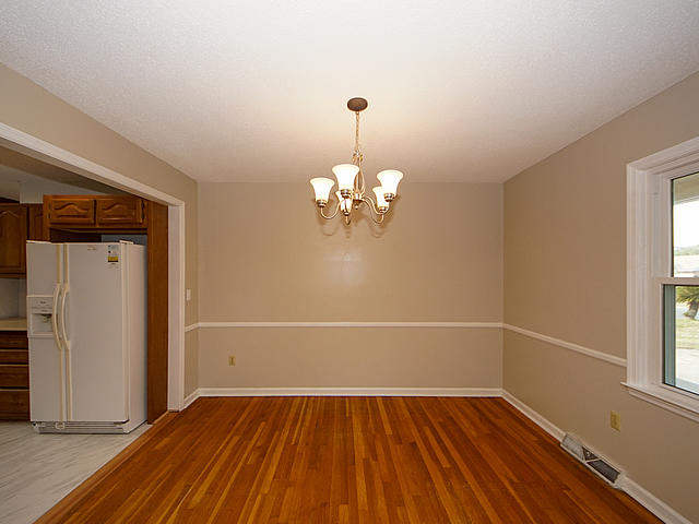 2559 Bengal Road North Charleston, SC 29406 - Photo 13 of 26 Bengal Dining