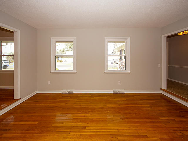 2559 Bengal Road North Charleston, SC 29406 - Photo 14 of 26 Bengal Living Room