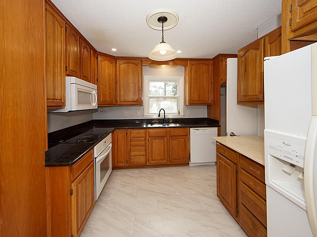 2559 Bengal Road North Charleston, SC 29406 - Photo 15 of 26 Bengal kitchen