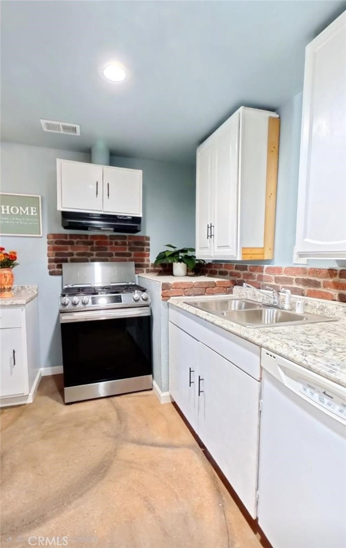 82414 3rd Street Trona, CA 93562 - Photo 11 of 24 Kitchen