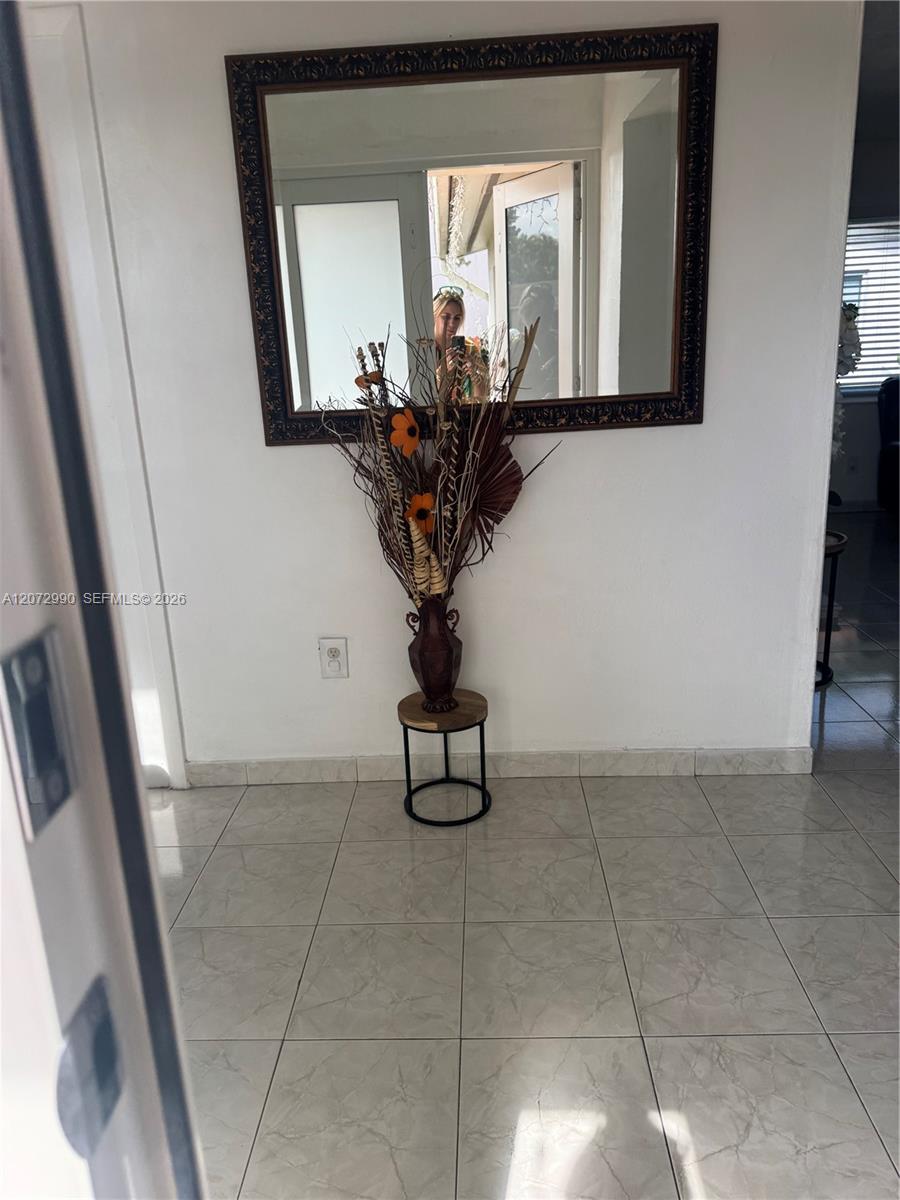 7741 Southwest 20th Street Miami, FL 33155 - Photo 4 of 27 Gallery Image 4