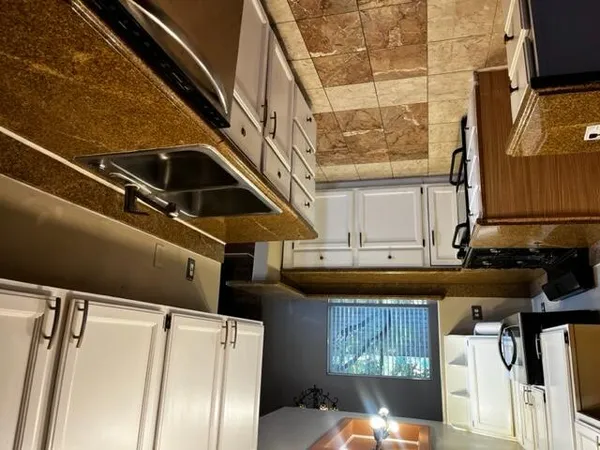 $2,600 | 45618 Panorama Drive, Palm Desert, CA 92260