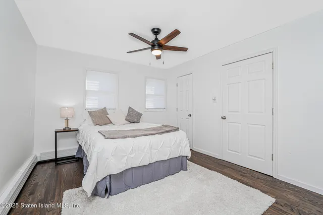 $599,999 | 422 Hunter Avenue | Midland Beach