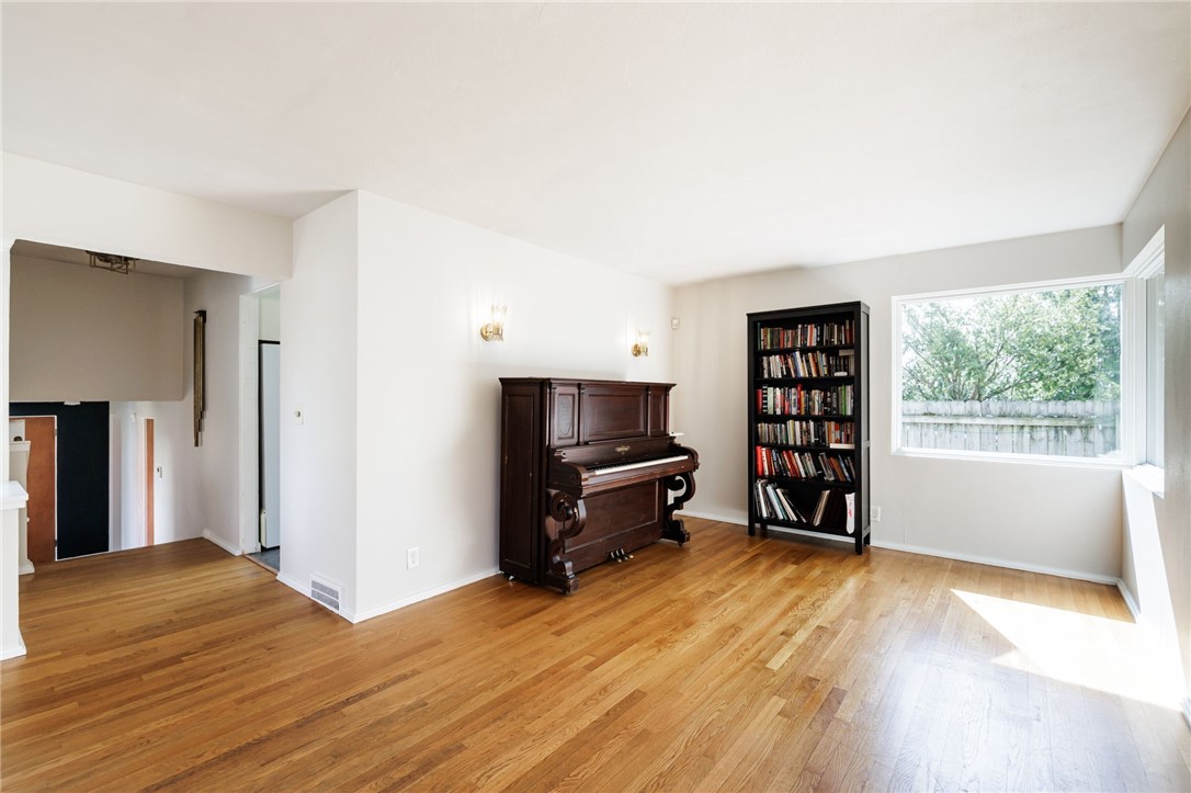 437 North Landing Road Brighton, NY 14625 - Photo 19 of 46