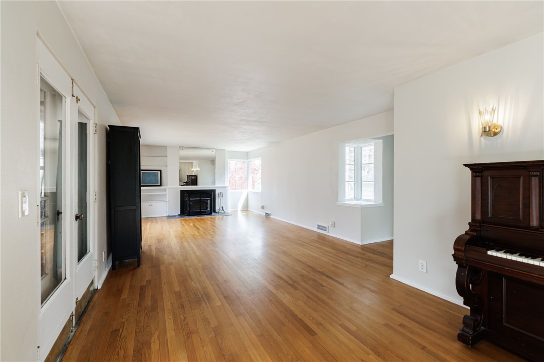 437 North Landing Road Brighton, NY 14625 - Photo 20 of 46