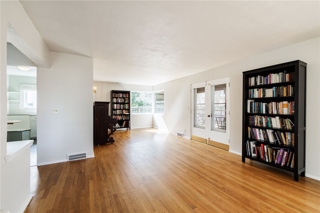 437 North Landing Road Brighton, NY 14625 - Photo 22 of 46