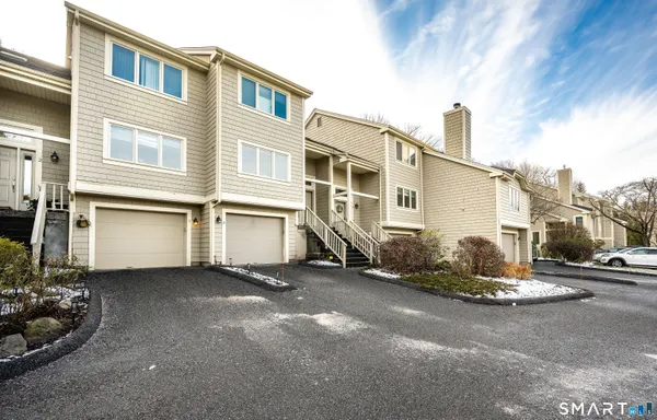 $399,900 | 11 Boulevard Drive, Unit 13, Danbury, CT 06810