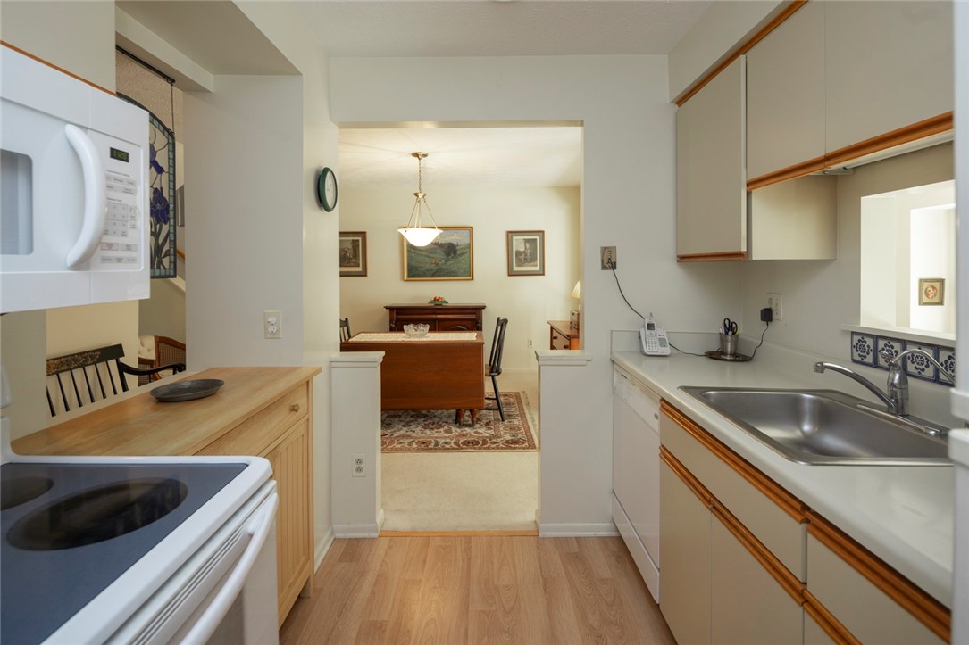 30 Menlo Place Rochester, NY 14620 - Photo 7 of 32