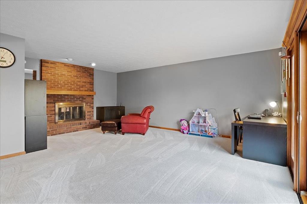 205 Constance Drive McKees Rocks, PA 15136 - Photo 6 of 25