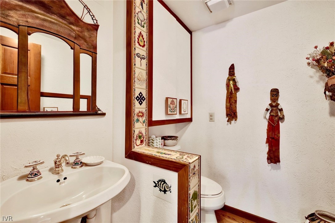 976 Tee Court Incline Village, NV 89451 - Photo 19 of 34 a bathroom with a sink and a toilet