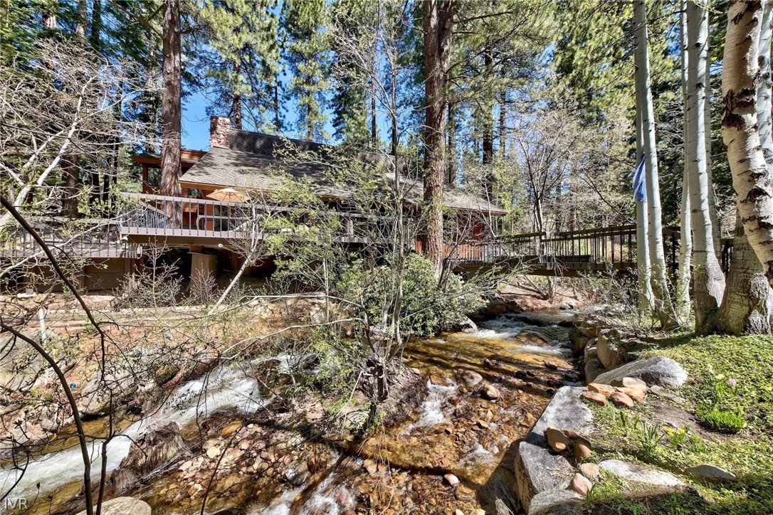 976 Tee Court Incline Village, NV 89451 - Photo 3 of 34 a view of buildings and yard