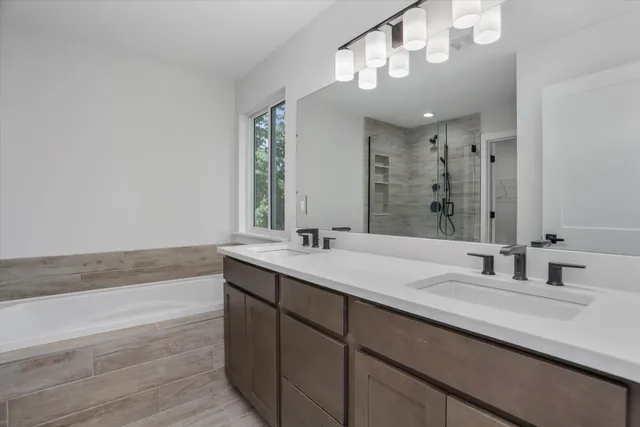 $649,900 | 359 Amelia Circle, South Lyon, MI 48178