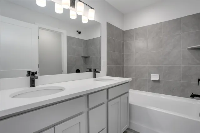 $649,900 | 359 Amelia Circle, South Lyon, MI 48178