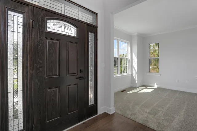 $649,900 | 359 Amelia Circle, South Lyon, MI 48178