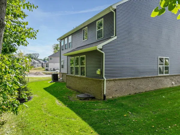 $649,900 | 359 Amelia Circle, South Lyon, MI 48178