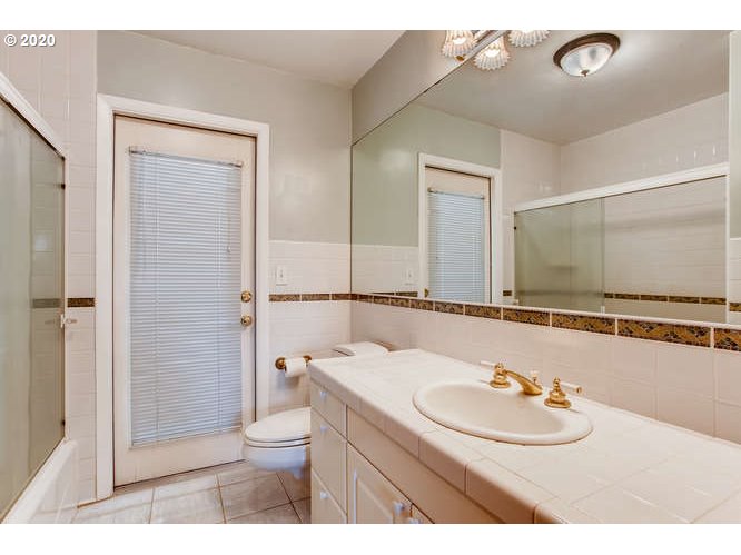 23939 Southwest Rosedale Road Beaverton, OR 97078 - Photo 21 of 28