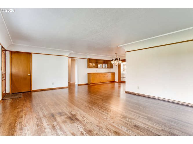 23939 Southwest Rosedale Road Beaverton, OR 97078 - Photo 6 of 28