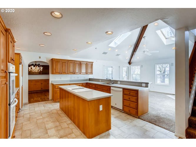 23939 Southwest Rosedale Road Beaverton, OR 97078 - Photo 8 of 28
