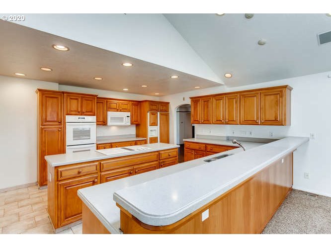 23939 Southwest Rosedale Road Beaverton, OR 97078 - Photo 10 of 28