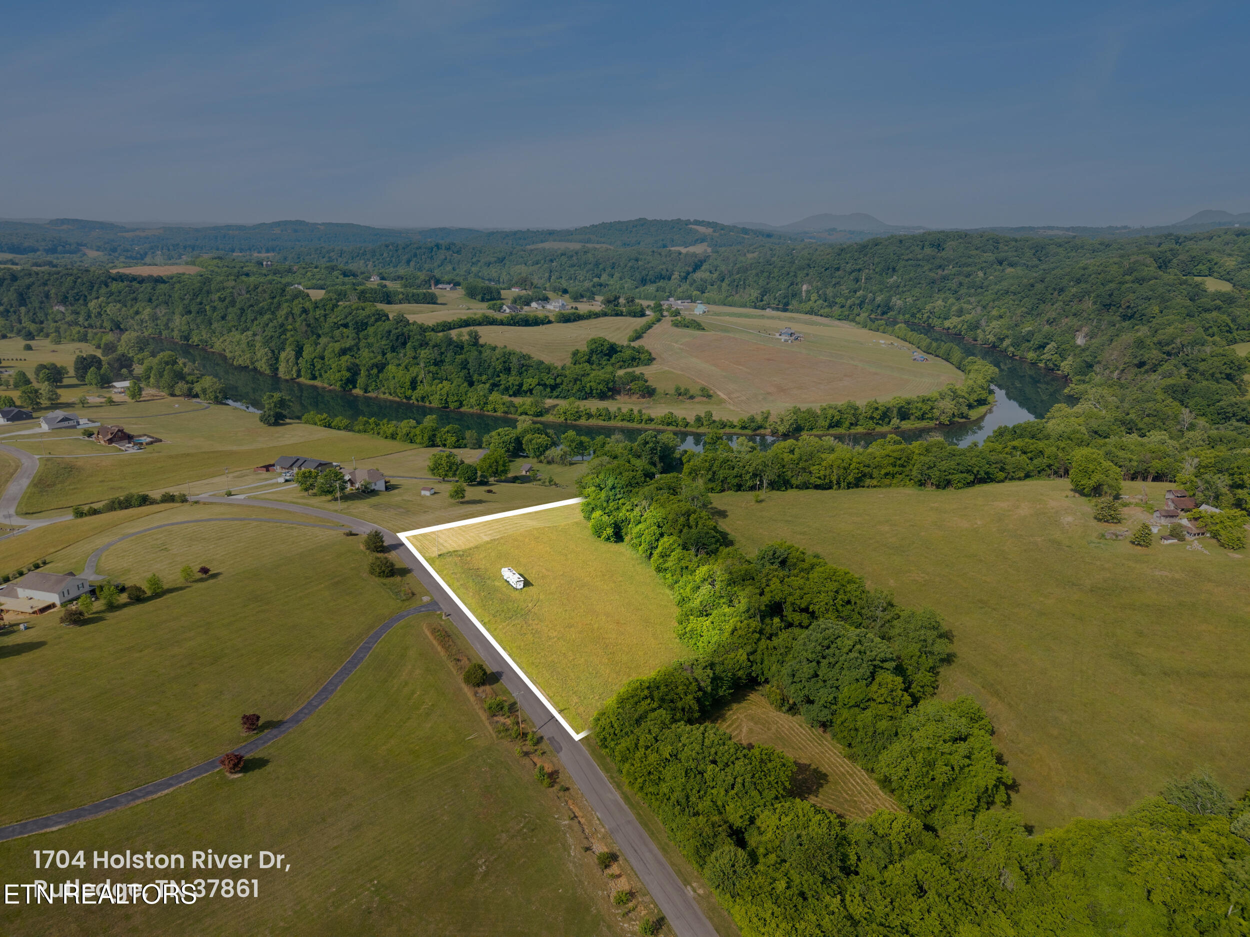 1740 Holston River Drive Rutledge, TN 37861 - Photo 7 of 19 1704_holston_river_dr_0003 - property li