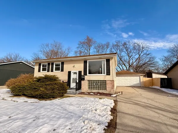 $212,000 | 17213 Springtide Lane, Hazel Crest, IL 60429