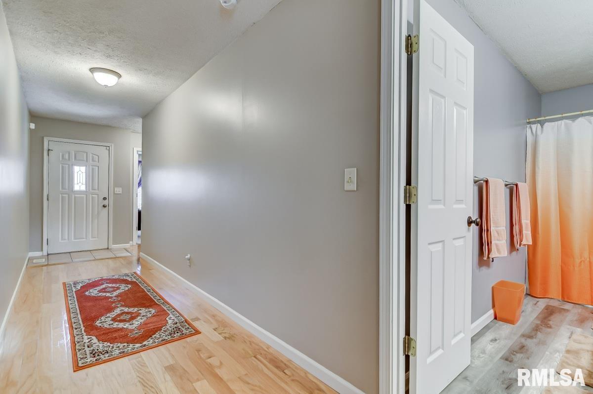4420 Harvard Drive Springfield, IL 62712 - Photo 2 of 27 Gallery Image 2