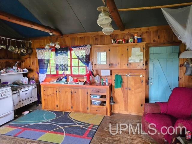 N14219 Newberg Road Channing, MI 49815 - Photo 3 of 11