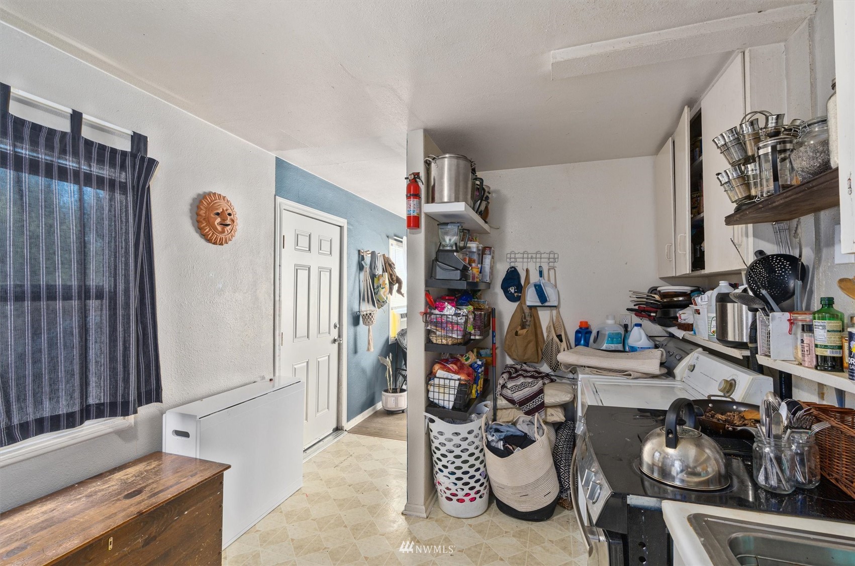 1005 Lane Place, Unit A&B Everett, WA 98203 - Photo 8 of 31 a view of a livingroom with furniture and toys