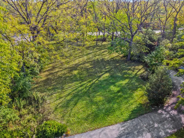 $411,000 | 1068 North Hainesville Road, Round Lake, IL 60073