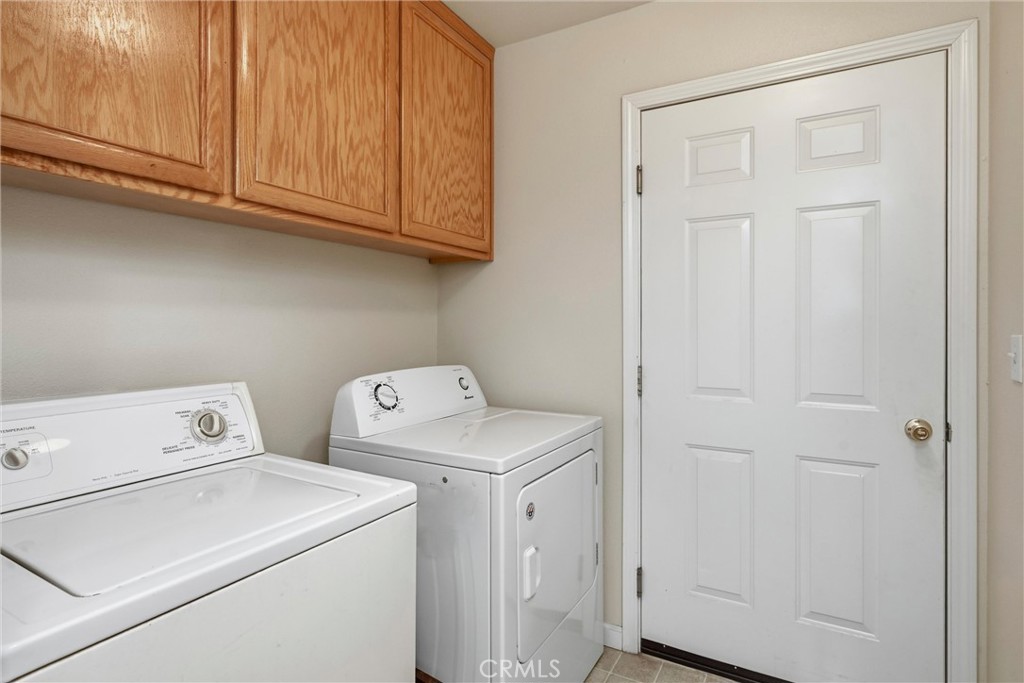 18650 Horseshoe Road Hidden Valley Lake, CA 95467 - Photo 12 of 26 a utility room with dryer and washer
