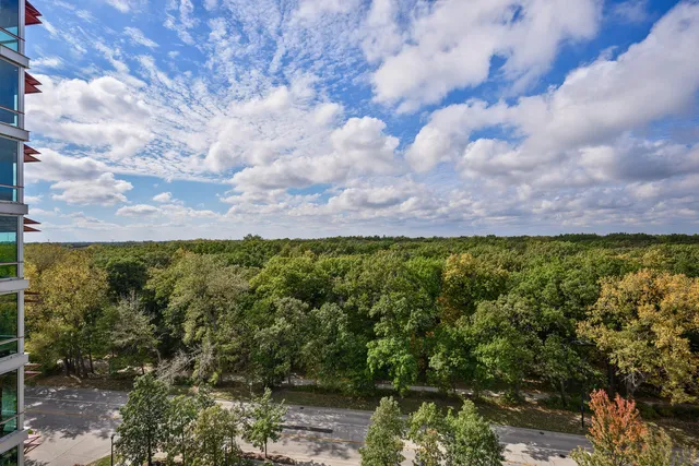 $5,000 | 9725 Woods Drive, Unit 1002, Skokie, IL 60077