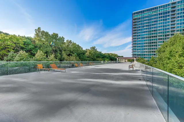 $5,000 | 9725 Woods Drive, Unit 1002, Skokie, IL 60077