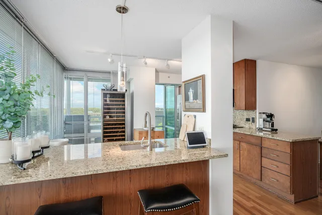 $5,000 | 9725 Woods Drive, Unit 1002, Skokie, IL 60077