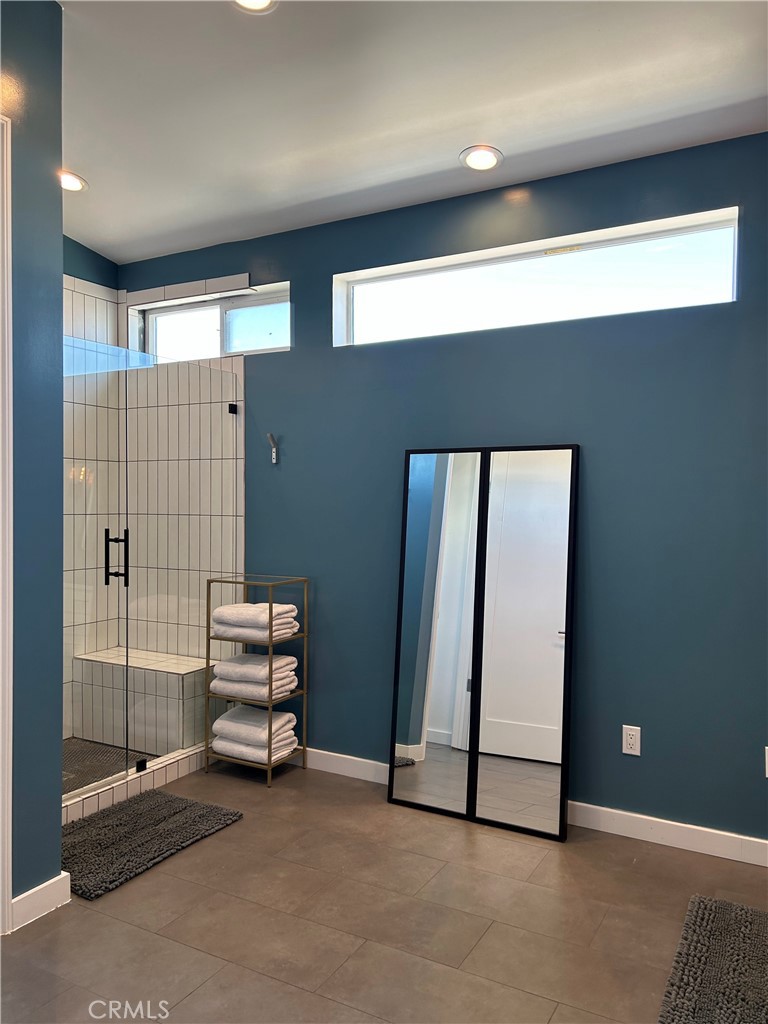 283 Cambridge Way Newport Beach, CA 92660 - Photo 9 of 33