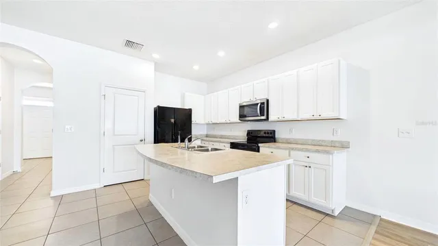 $2,000 | 710 Barclay Wood Drive, Ruskin, FL 33570