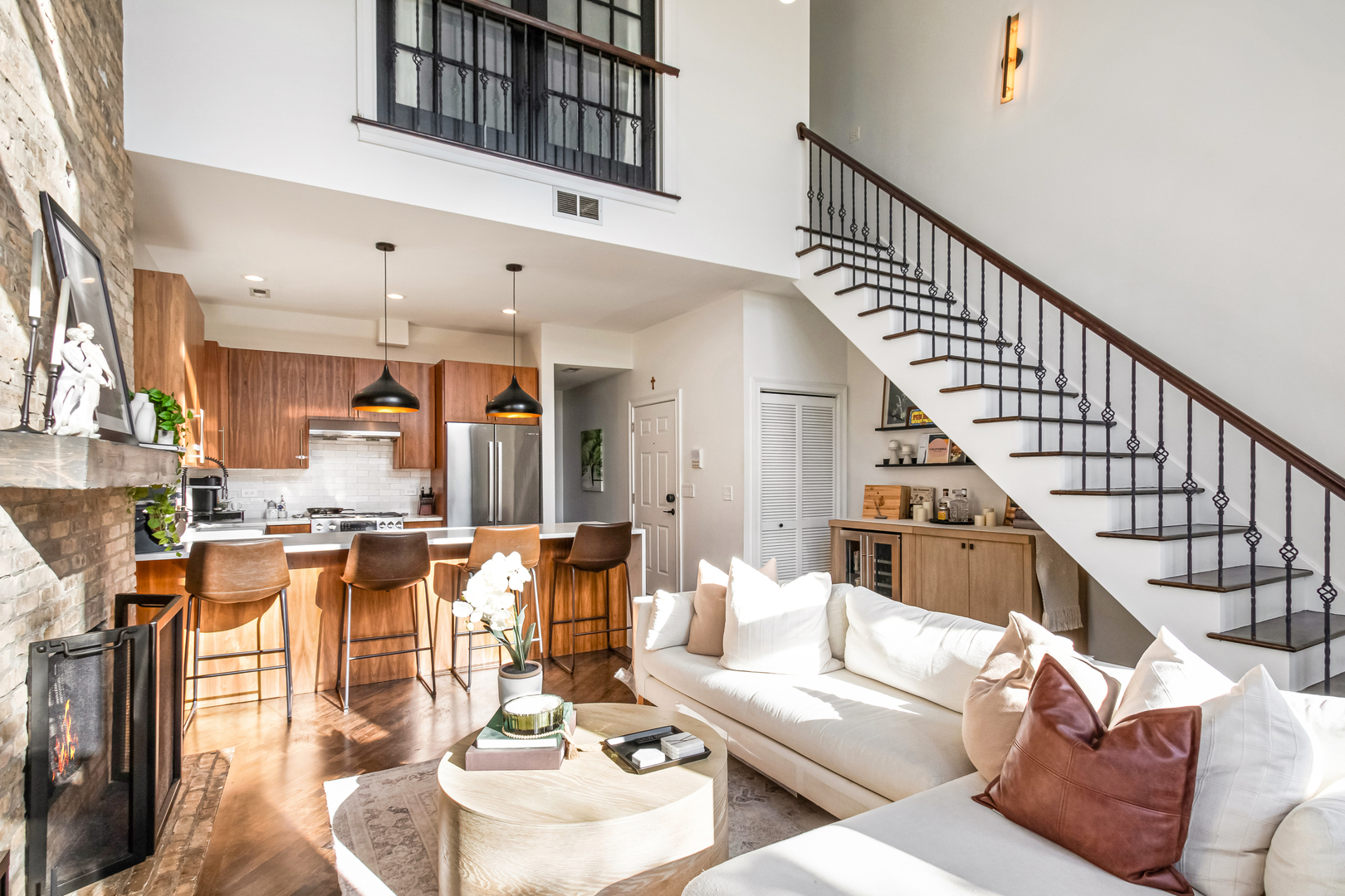 2128 West Walton Street, Unit 3W Chicago, IL 60622 - Photo 4 of 7