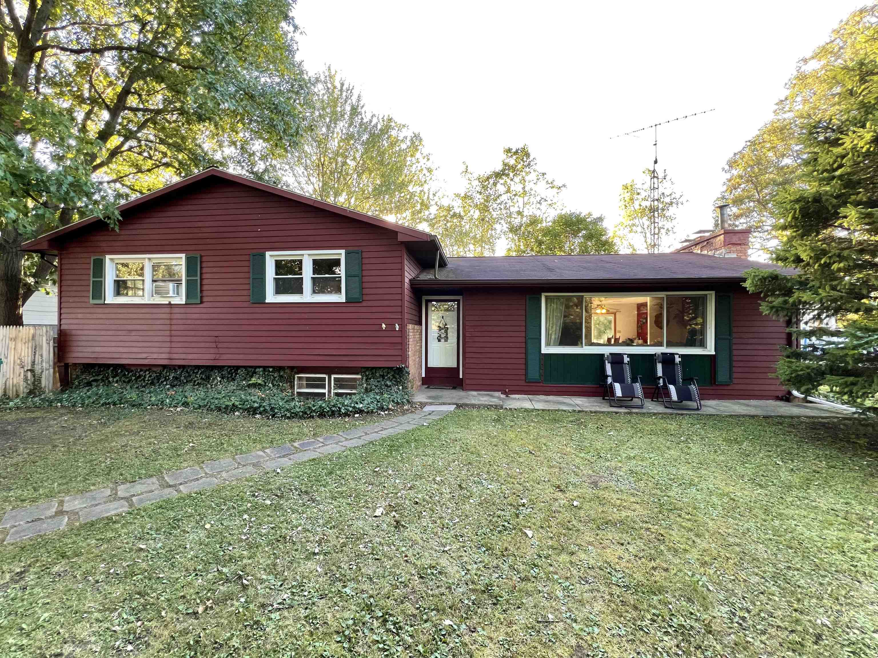 2620 Vandekarr Road Owosso, MI 48867 - Photo 1 of 36 50091013.JPG