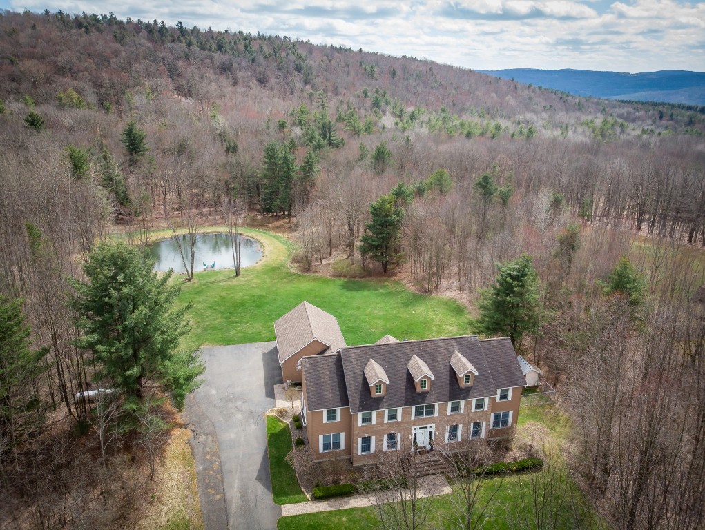 346 Foster Road Vestal, NY 13850 - Photo 1 of 34 Gallery Image 1